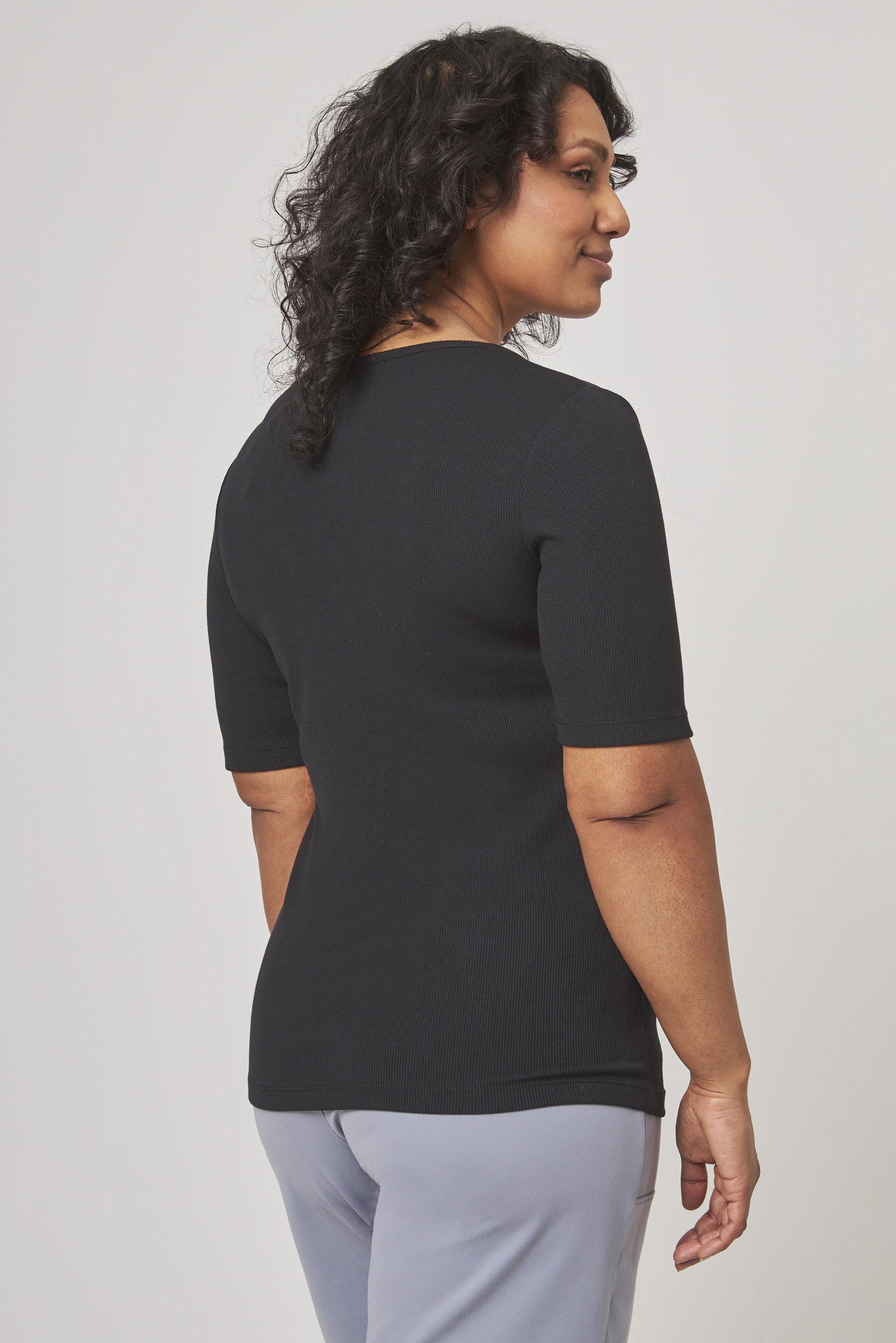 Women’s Short Sleeve Henley
