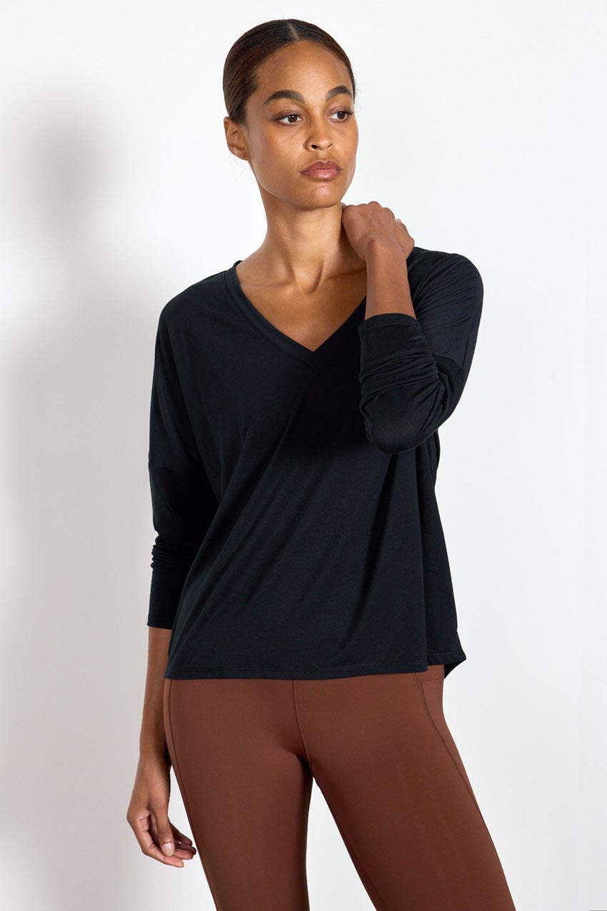 Dynamic V-Neck Relaxed Long Sleeve Shirt