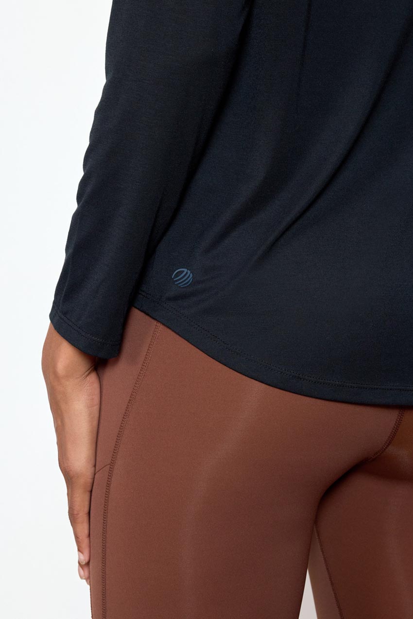 Dynamic V-Neck Relaxed Long Sleeve Shirt