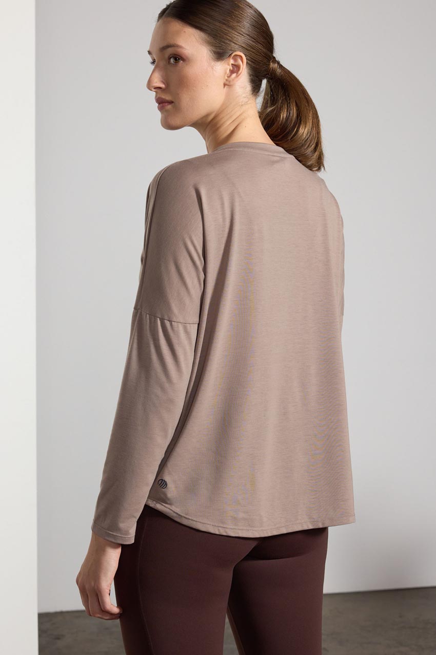 Dynamic V-Neck Relaxed Long Sleeve Shirt
