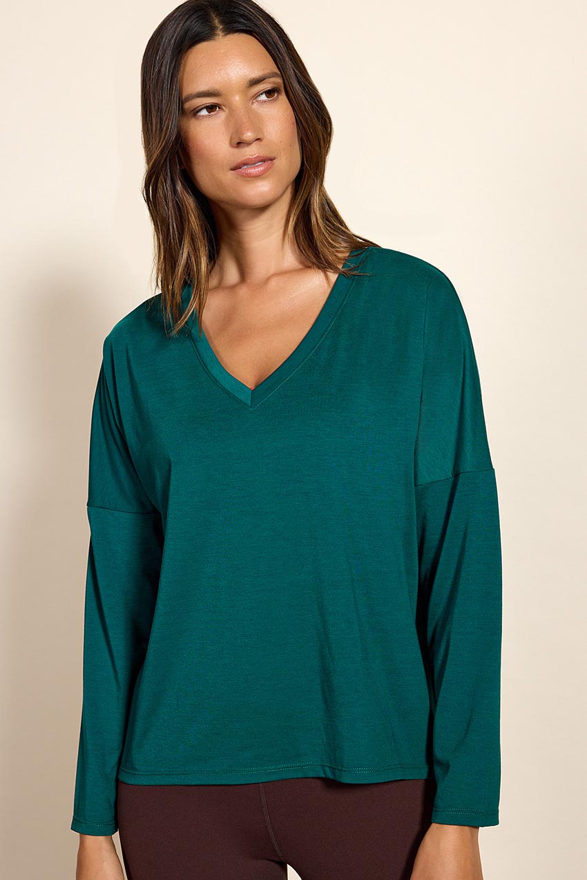 Dynamic V-Neck Relaxed Long Sleeve Shirt