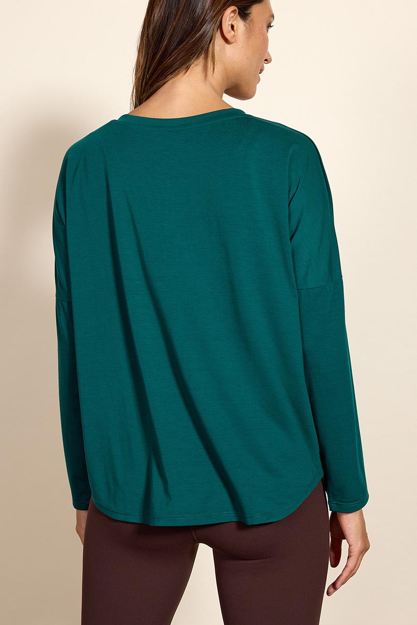 Dynamic V-Neck Relaxed Long Sleeve Shirt