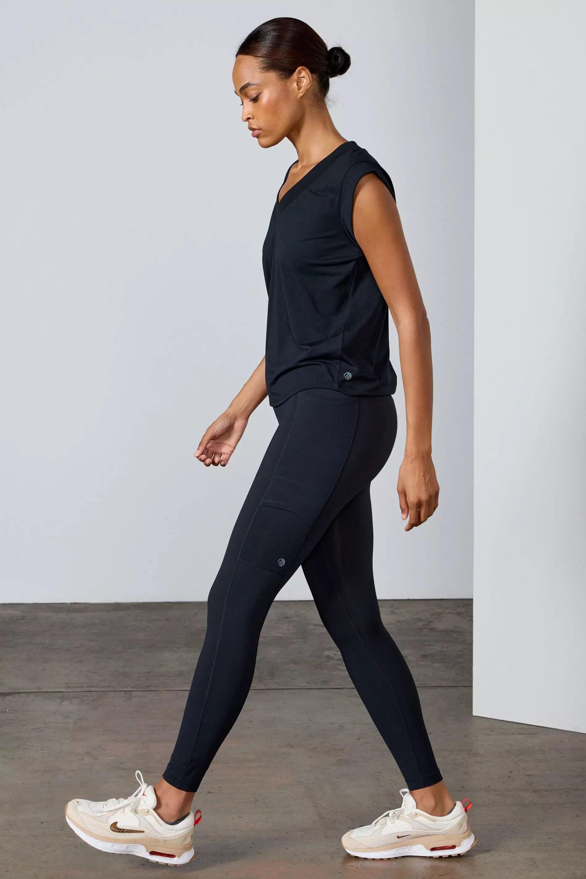 Performance Knit V-Neck Tee - Black