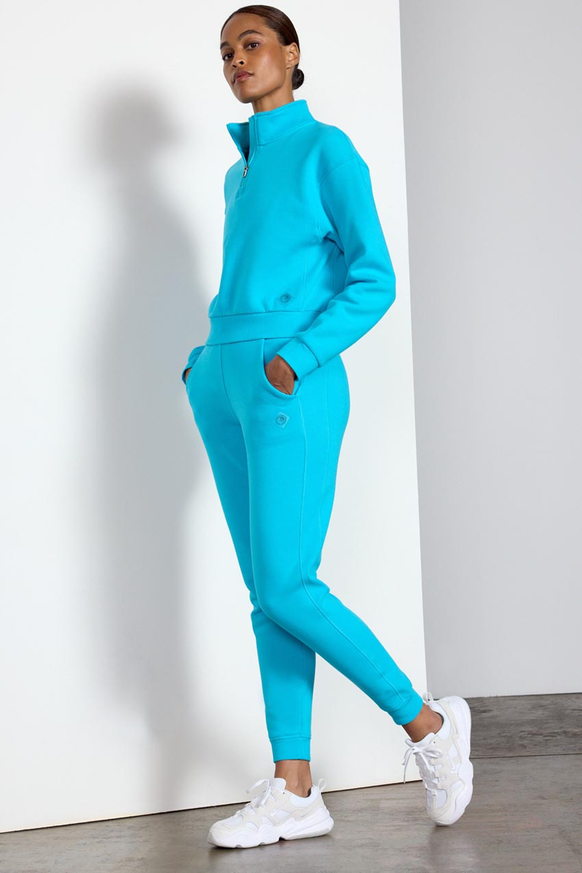 The Comfort Women’s 1/4 Zip Cropped Sweatshirt