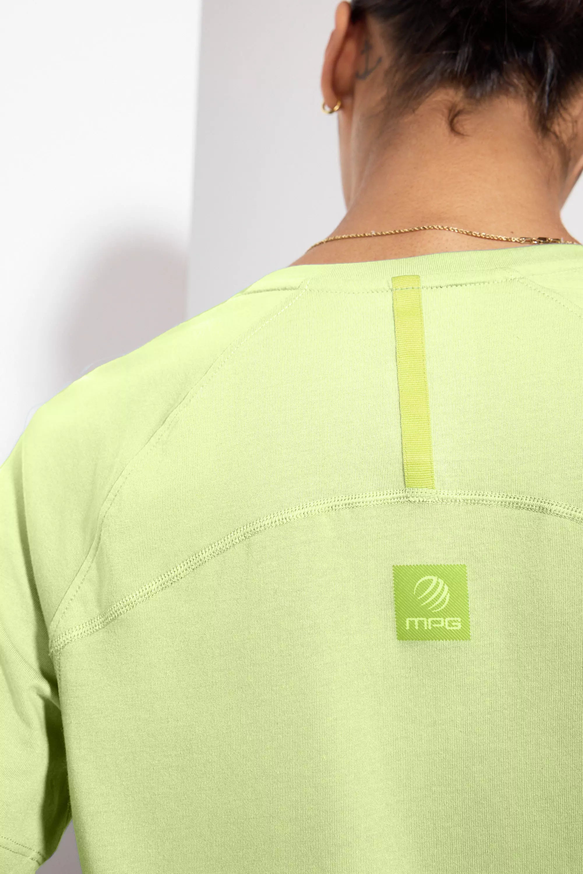 Achieve Pocket Tee with Mesh Panel - Shadow Lime