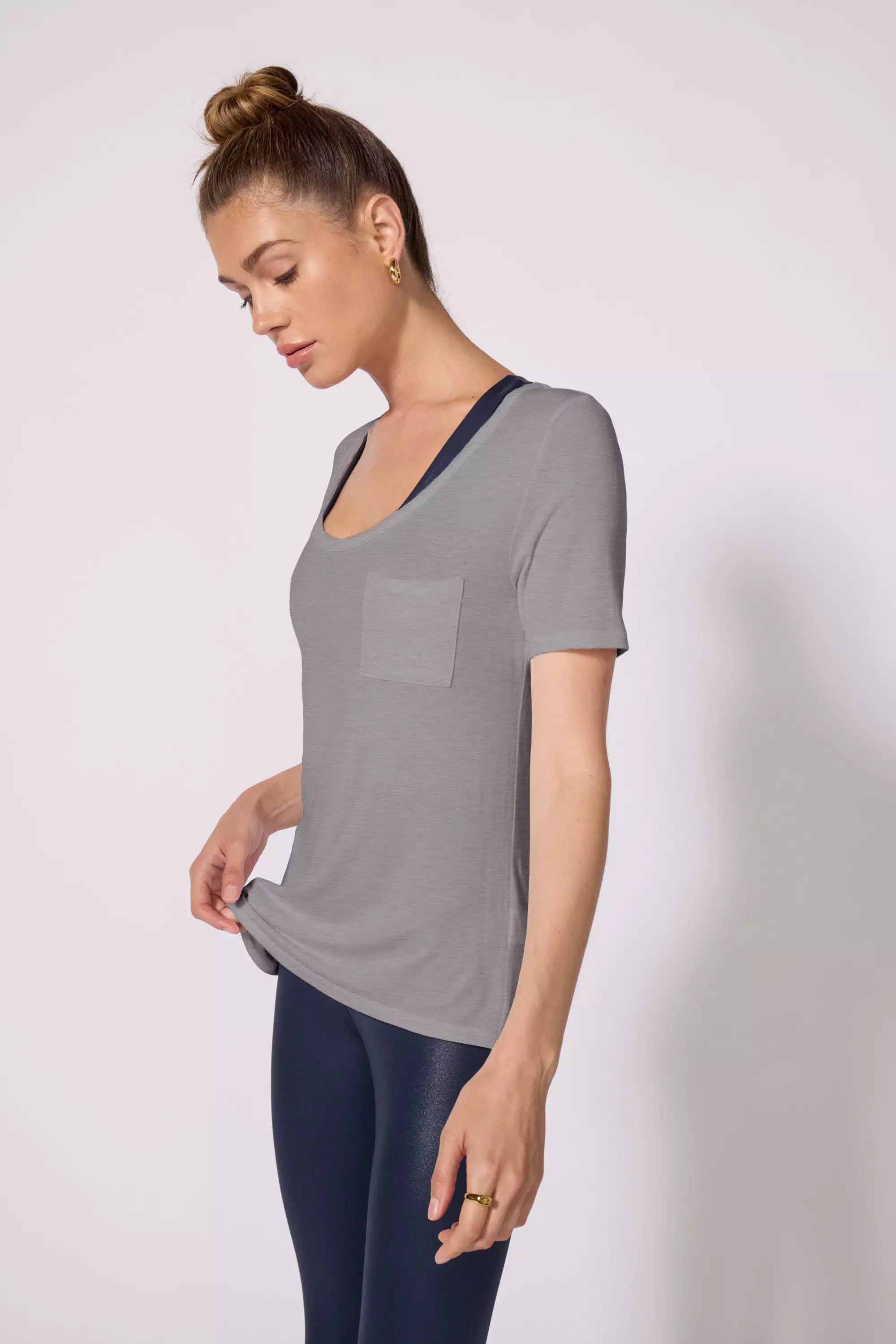 Breeze Pocket Tee - Htr Steel Grey