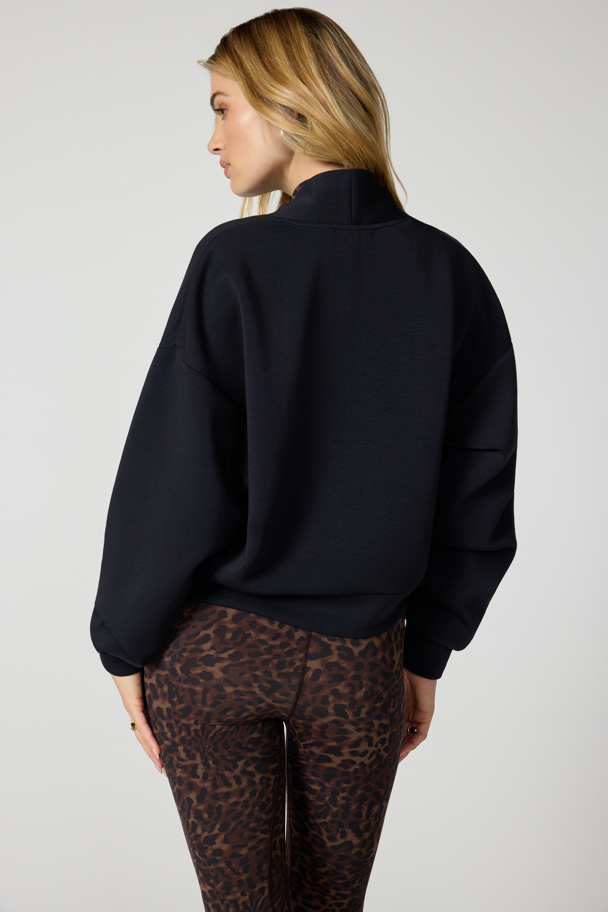 Dreamweave Shrug - Black