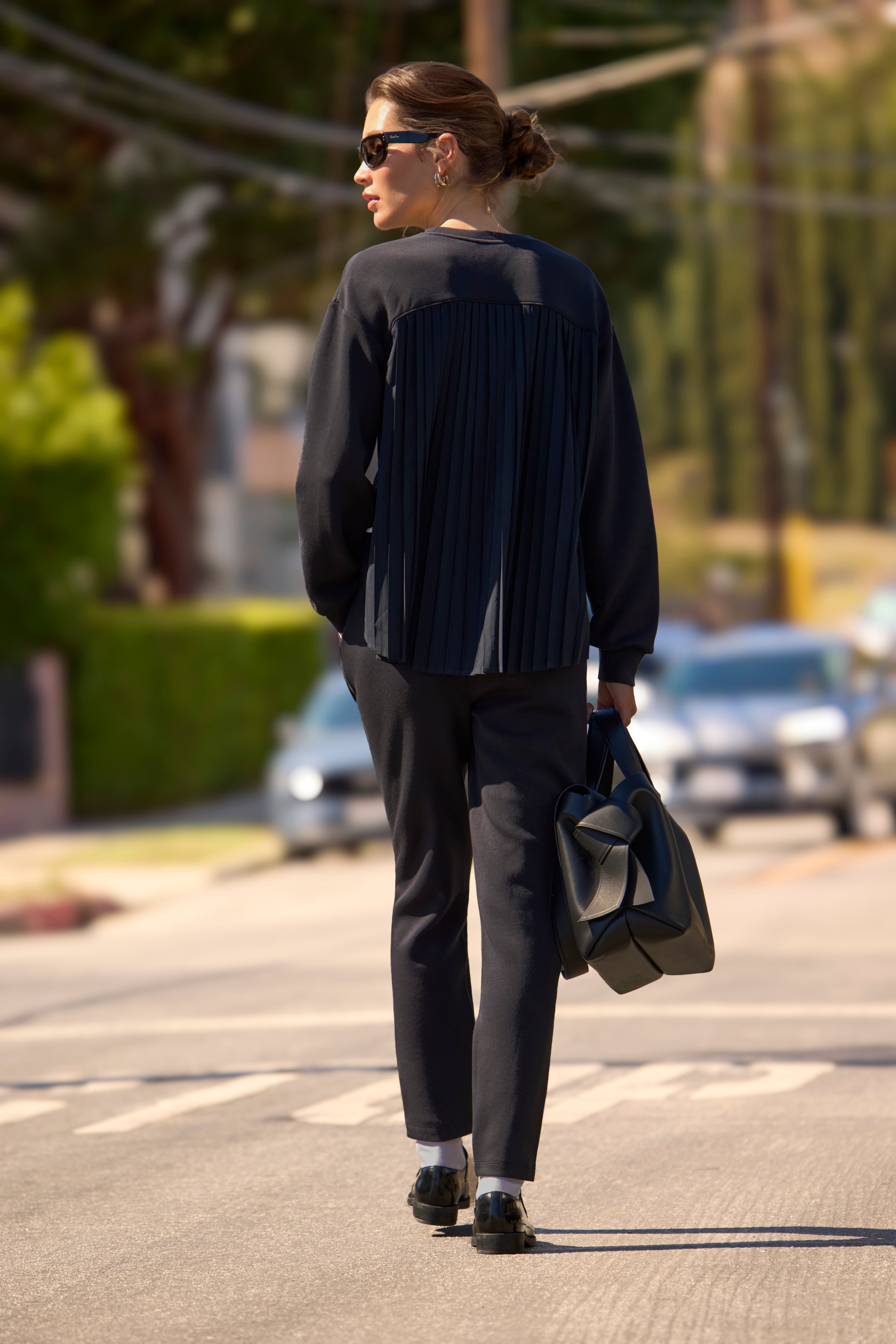 Dreamweave™ Crew with Pleated Back - Black