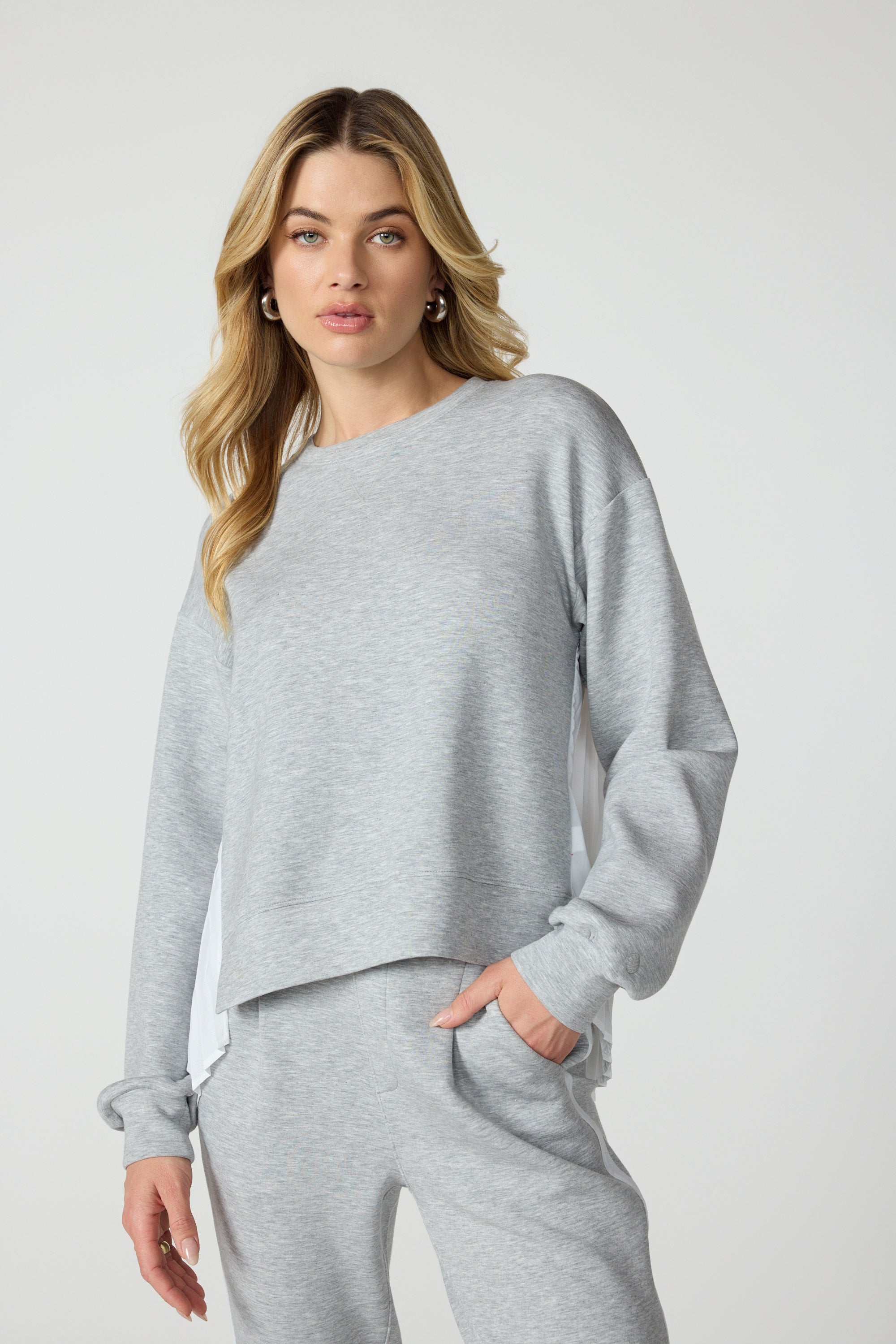 Dreamweave Crew with Pleated Back - Htr Concrete