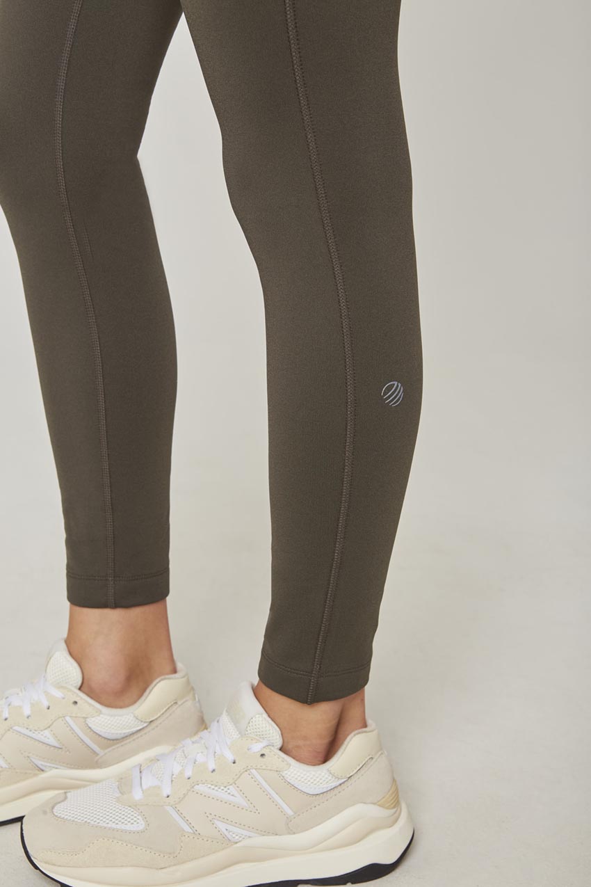 Explore Mid-Waisted 27" Thermal Legging - Moss