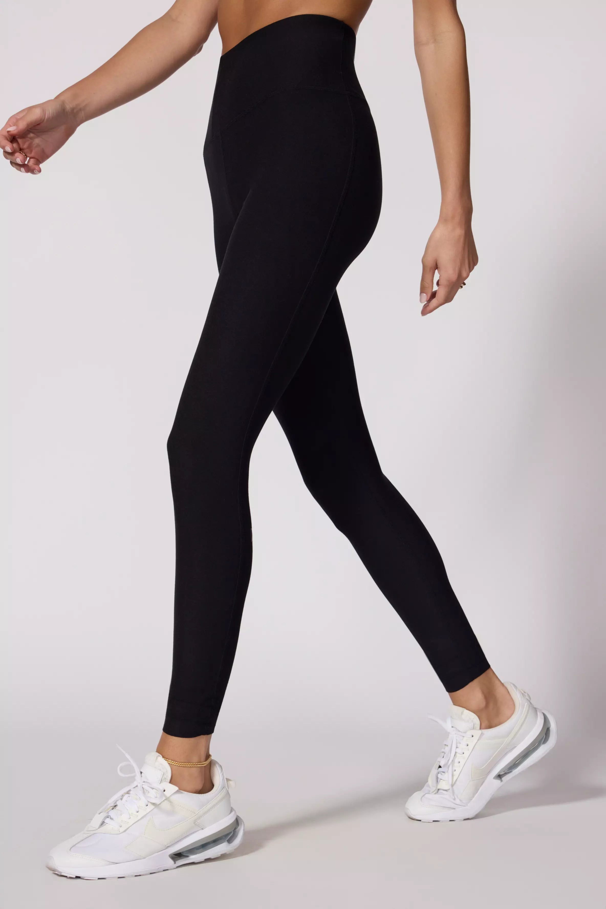 Explore Cut to Length Legging - Black