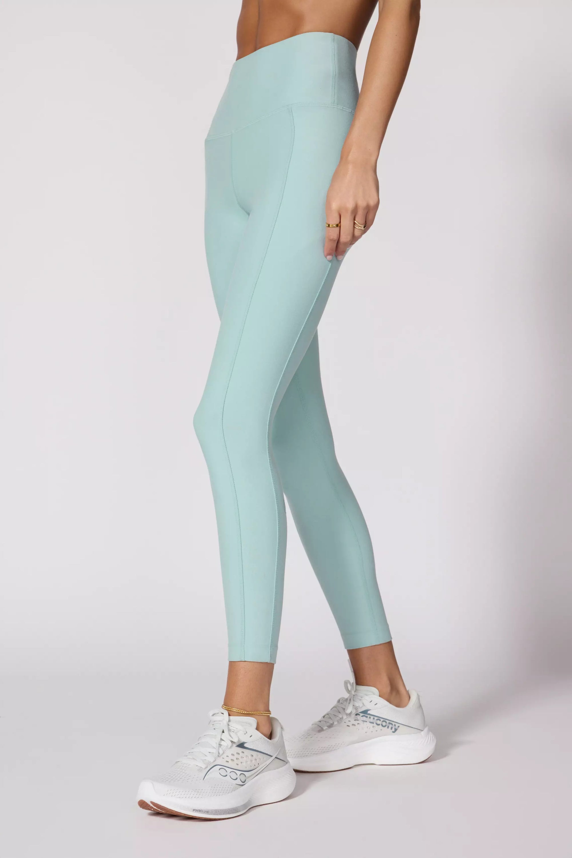 Explore Recycled Polyester High-Waisted Side Pocket Legging 25" Peached