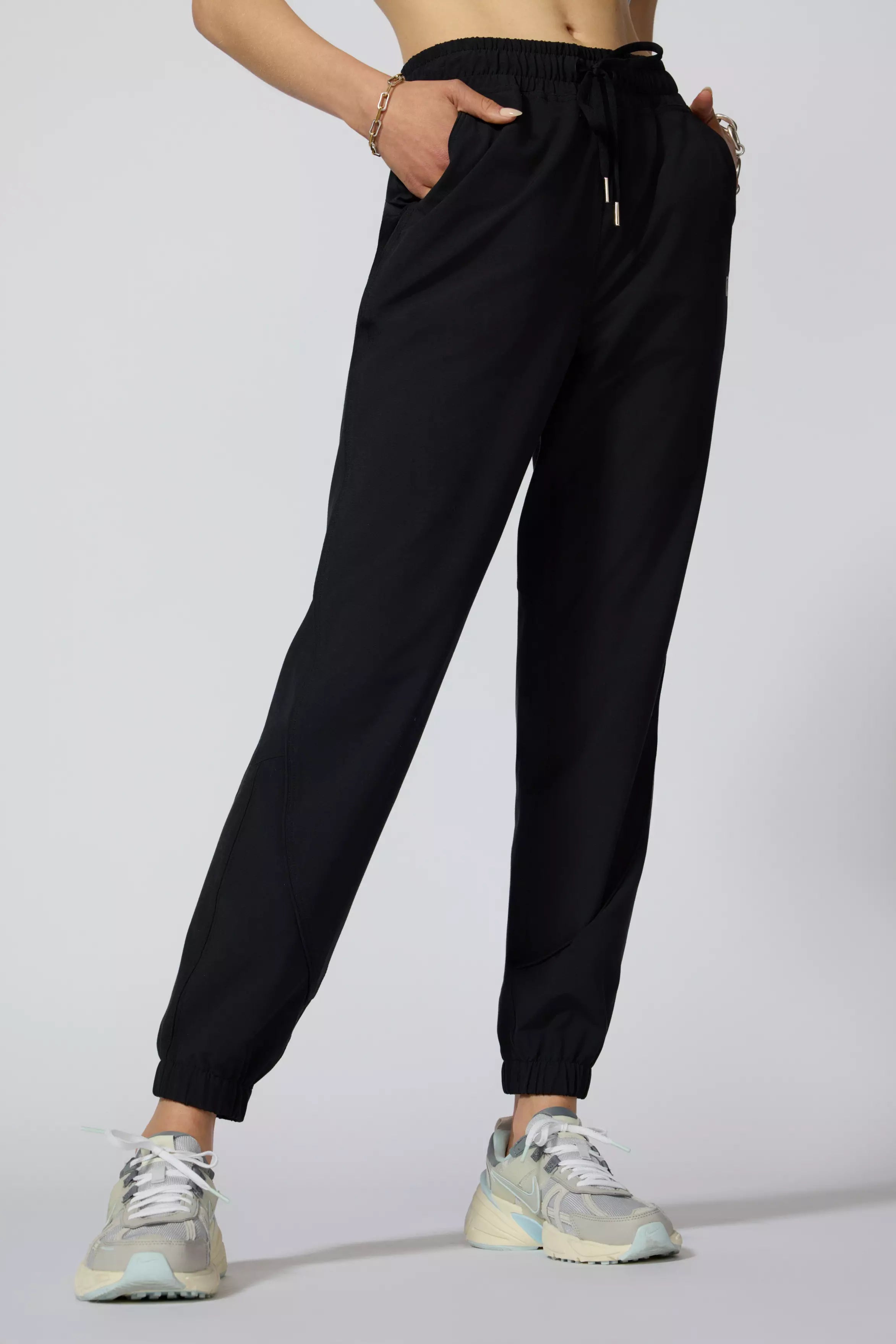 Rove Core High-Waisted Panelled Jogger 28.5"