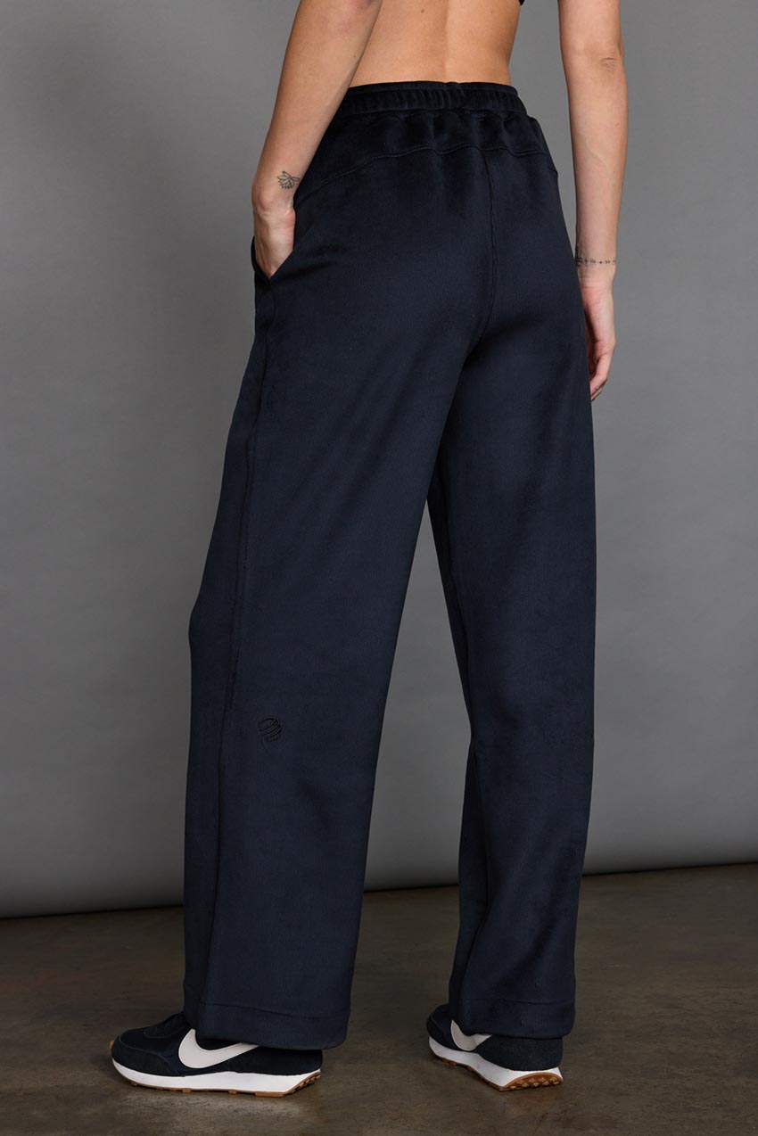 Accord Mid-Rise Wide Leg Pant 31"