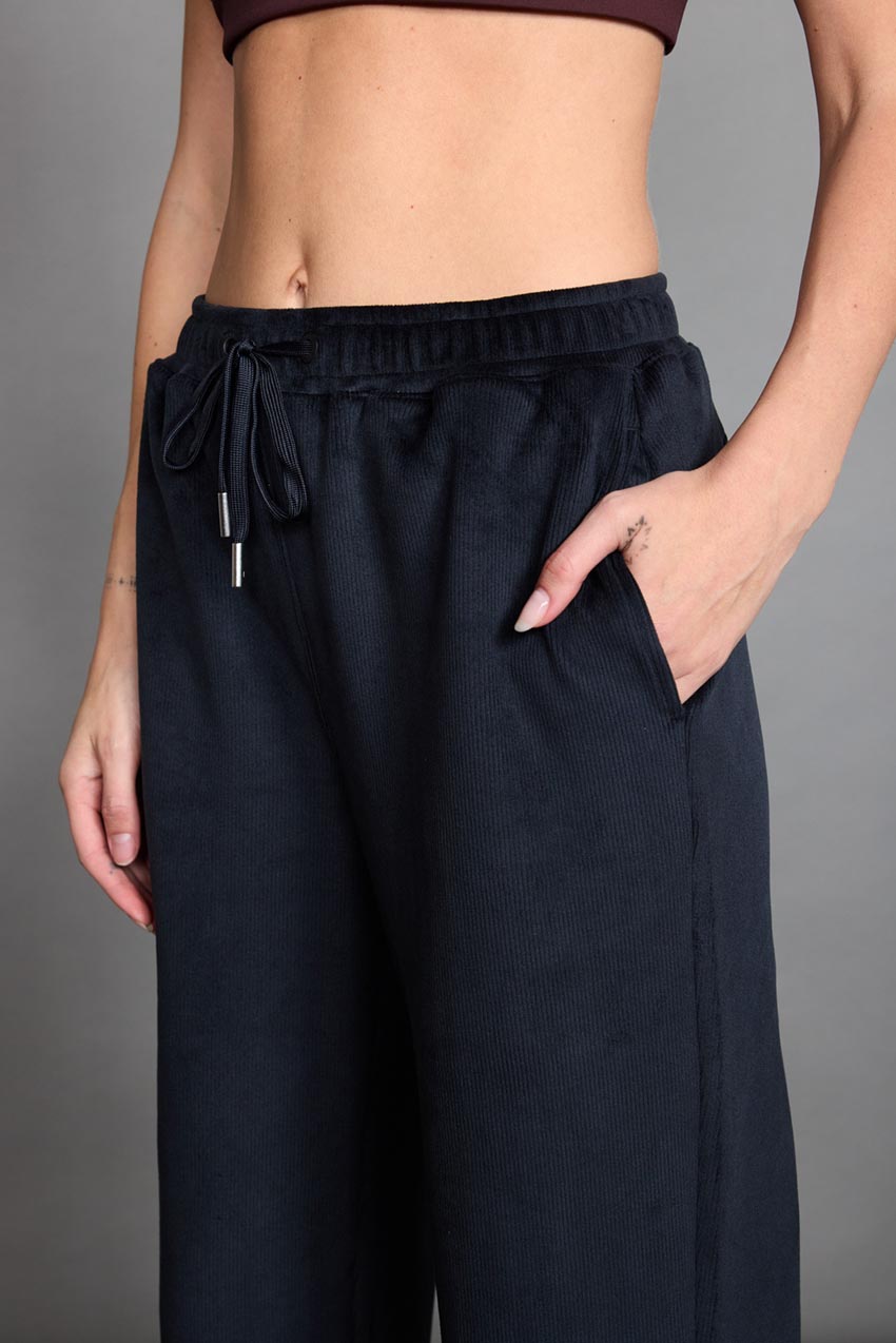Accord Mid-Rise Wide Leg Pant 31"