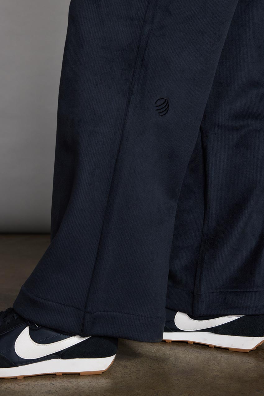 Accord Mid-Rise Wide Leg Pant 31"