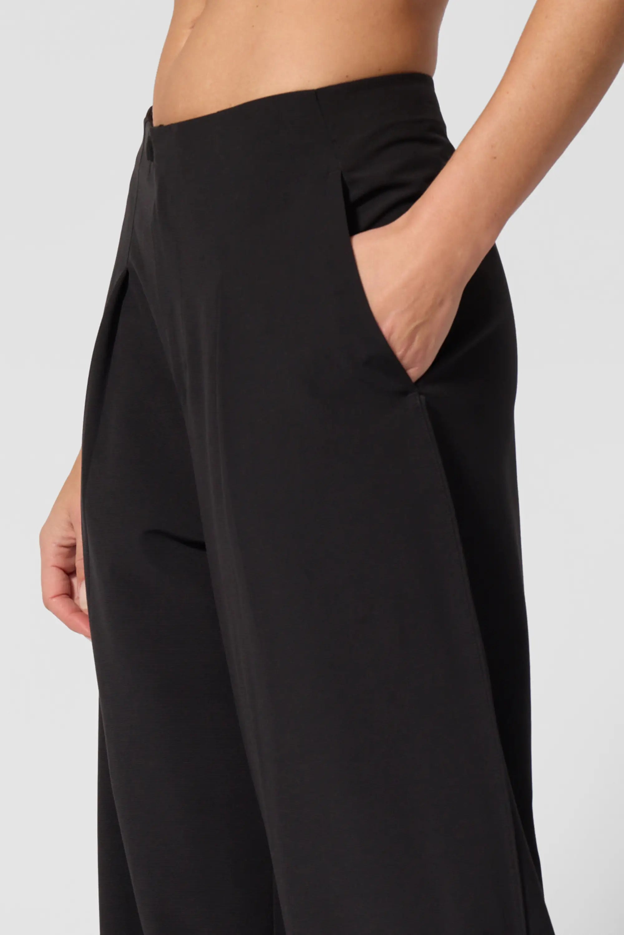 Rove High-Rise Wide Leg Pant - Black