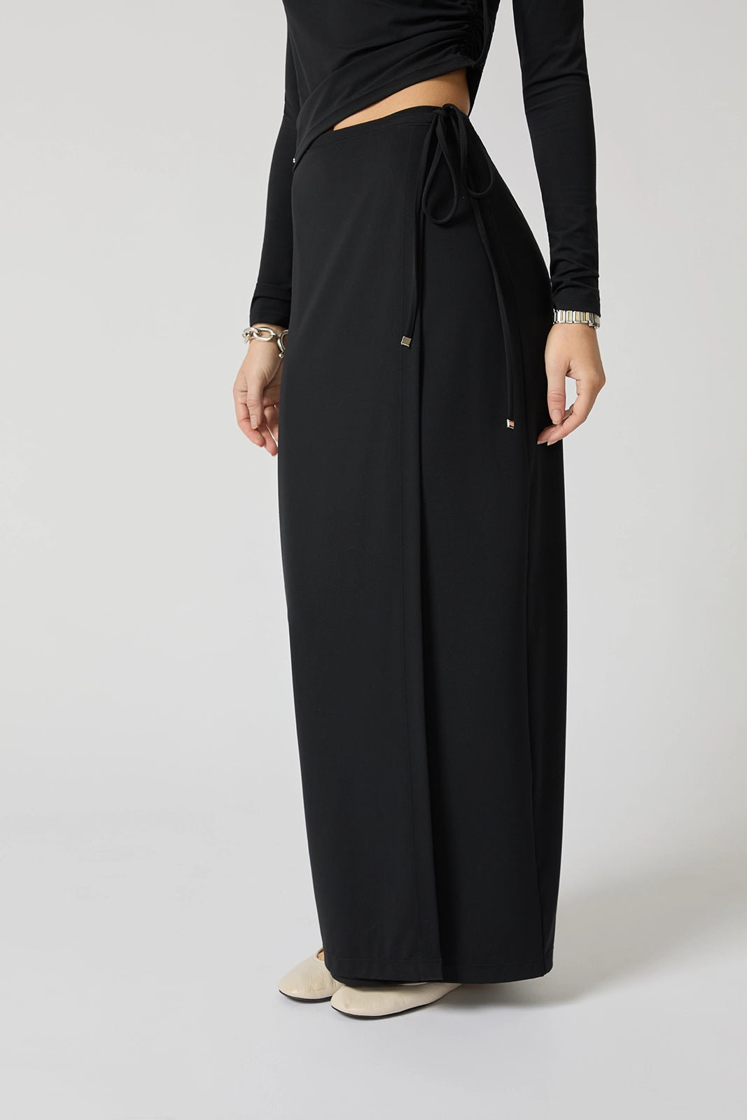 Cloud Fitted Wrap Skirt - Black