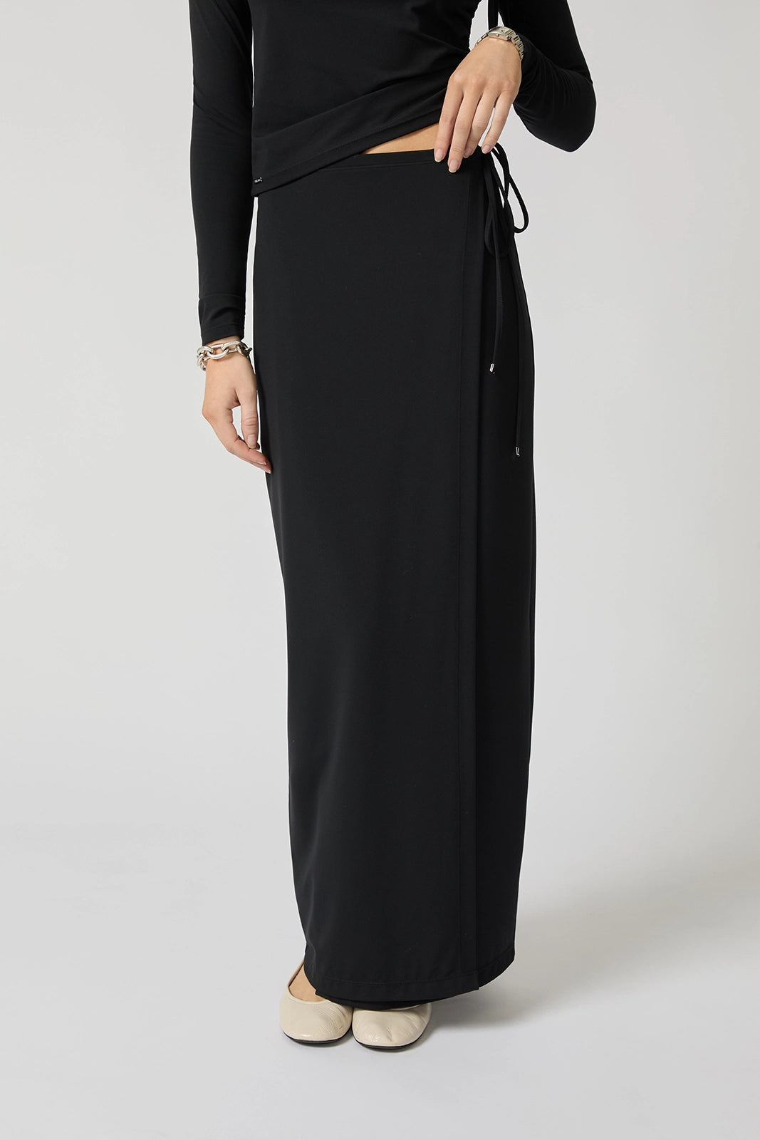 Cloud Fitted Wrap Skirt - Black