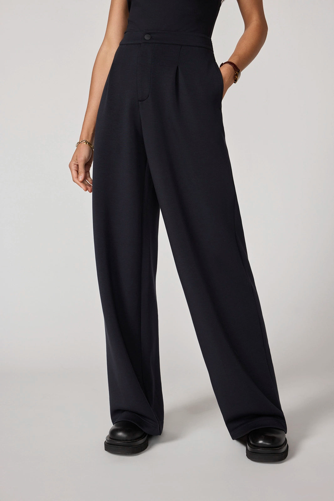Dreamweave™ Pleated Pant - Black