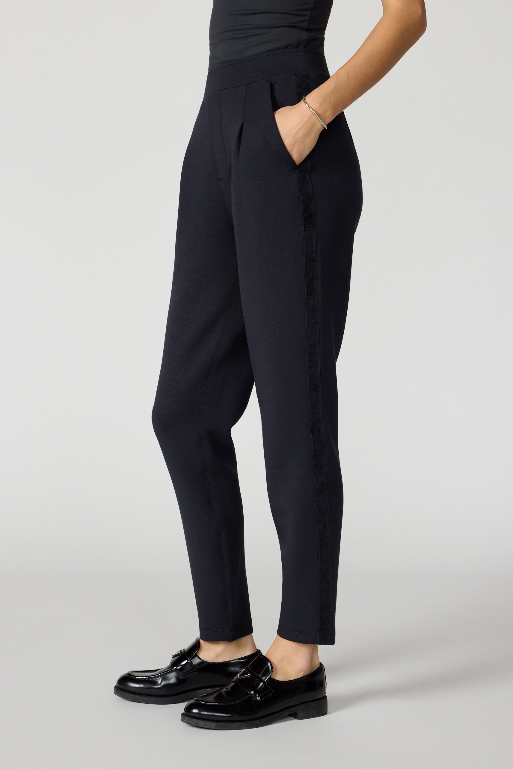 Dreamweave™ Tuxedo pant - Black