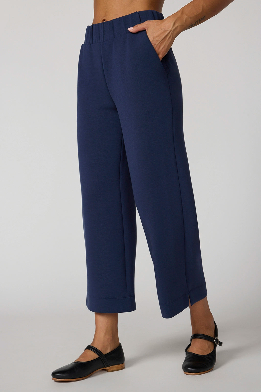 Dreamweave™ Cropped Pant 25" - Navy Blazer