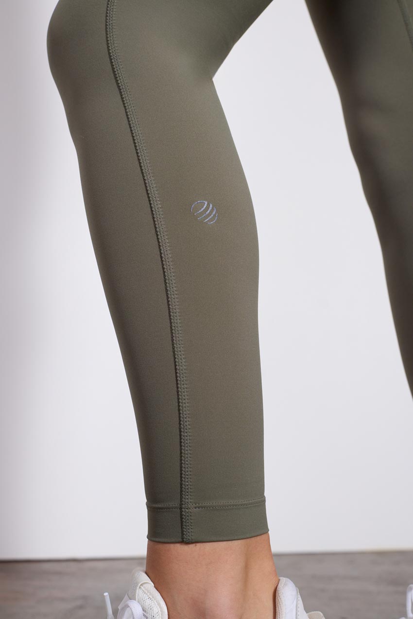 Vital 26" Side Pocket Maternity Legging