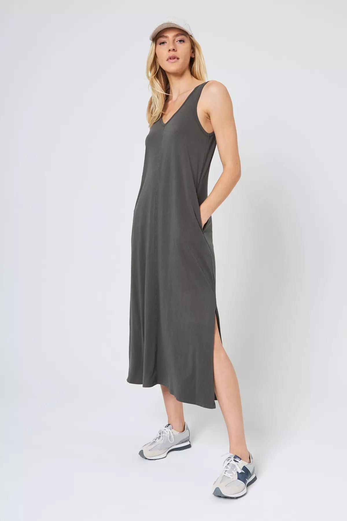 Calm V-Neck Dress - Bay Leaf