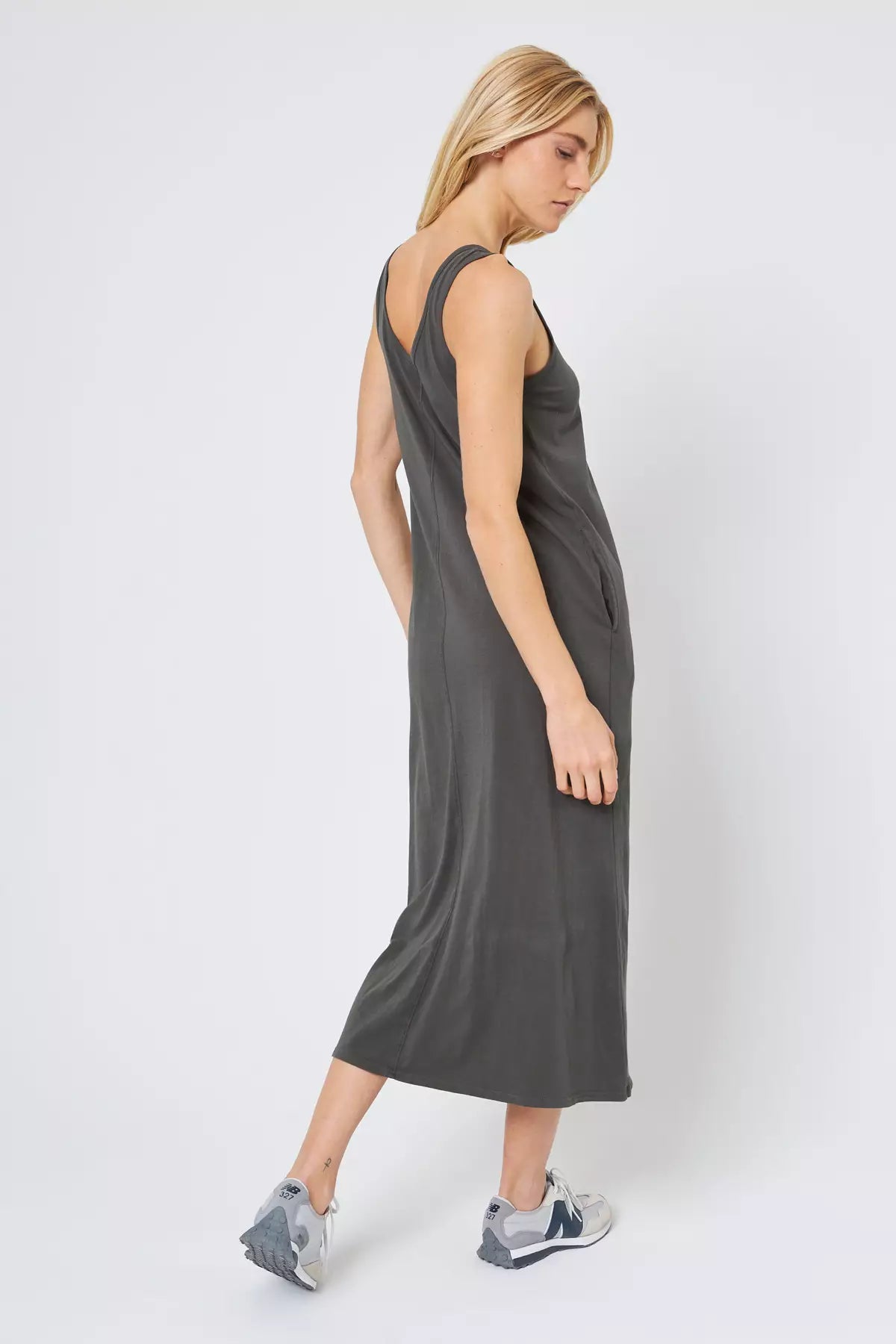 Calm V-Neck Dress - Bay Leaf