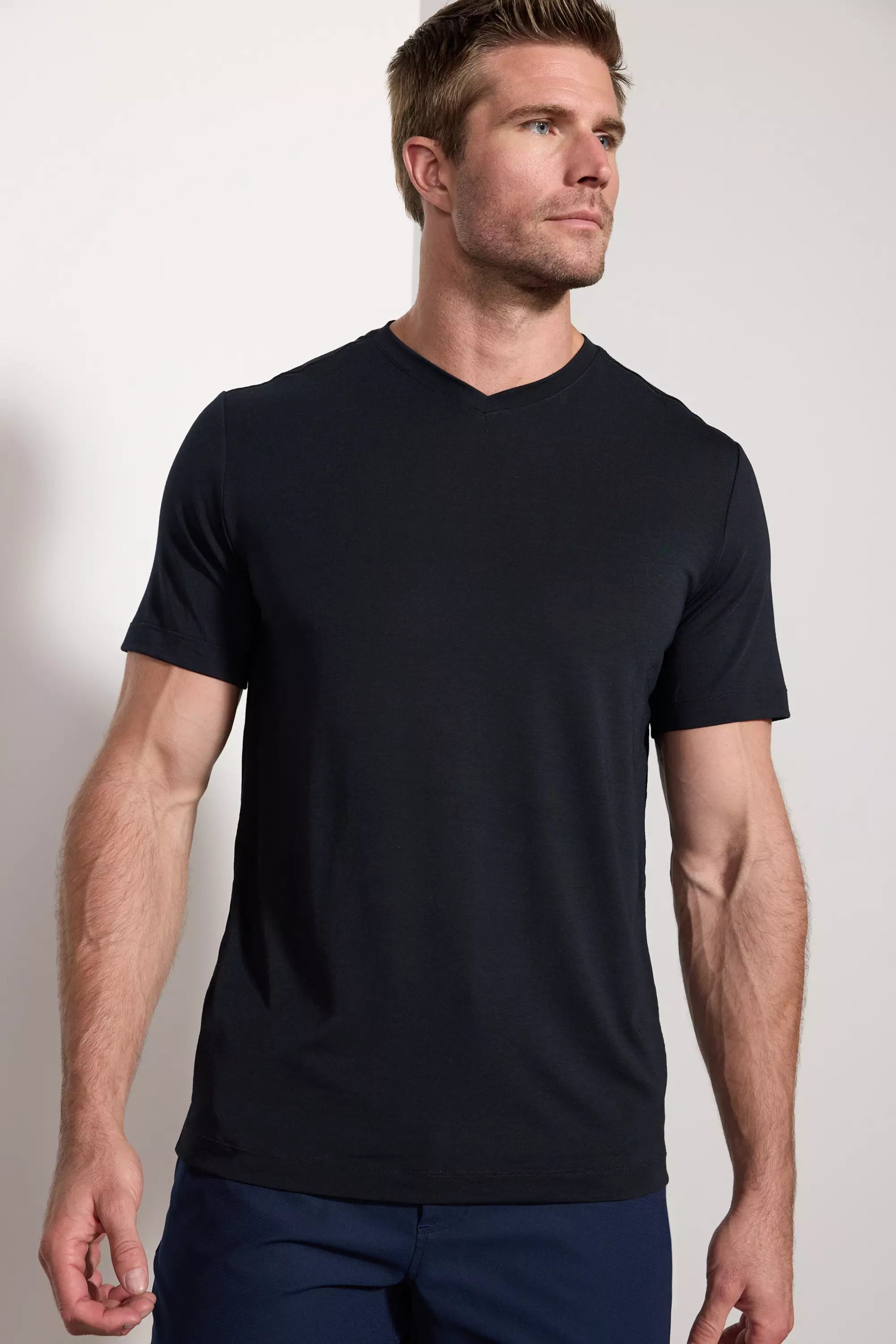 Cooling Wood-Pulp V-Neck Tee - Black