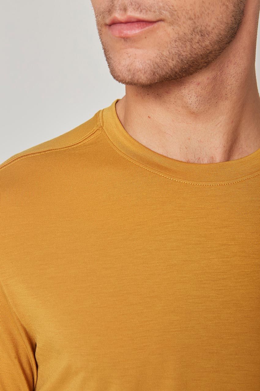 Dynamic Crew Neck Tee