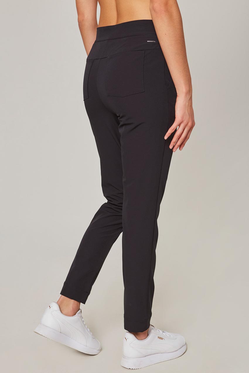 Women’s Woven Travel Pant