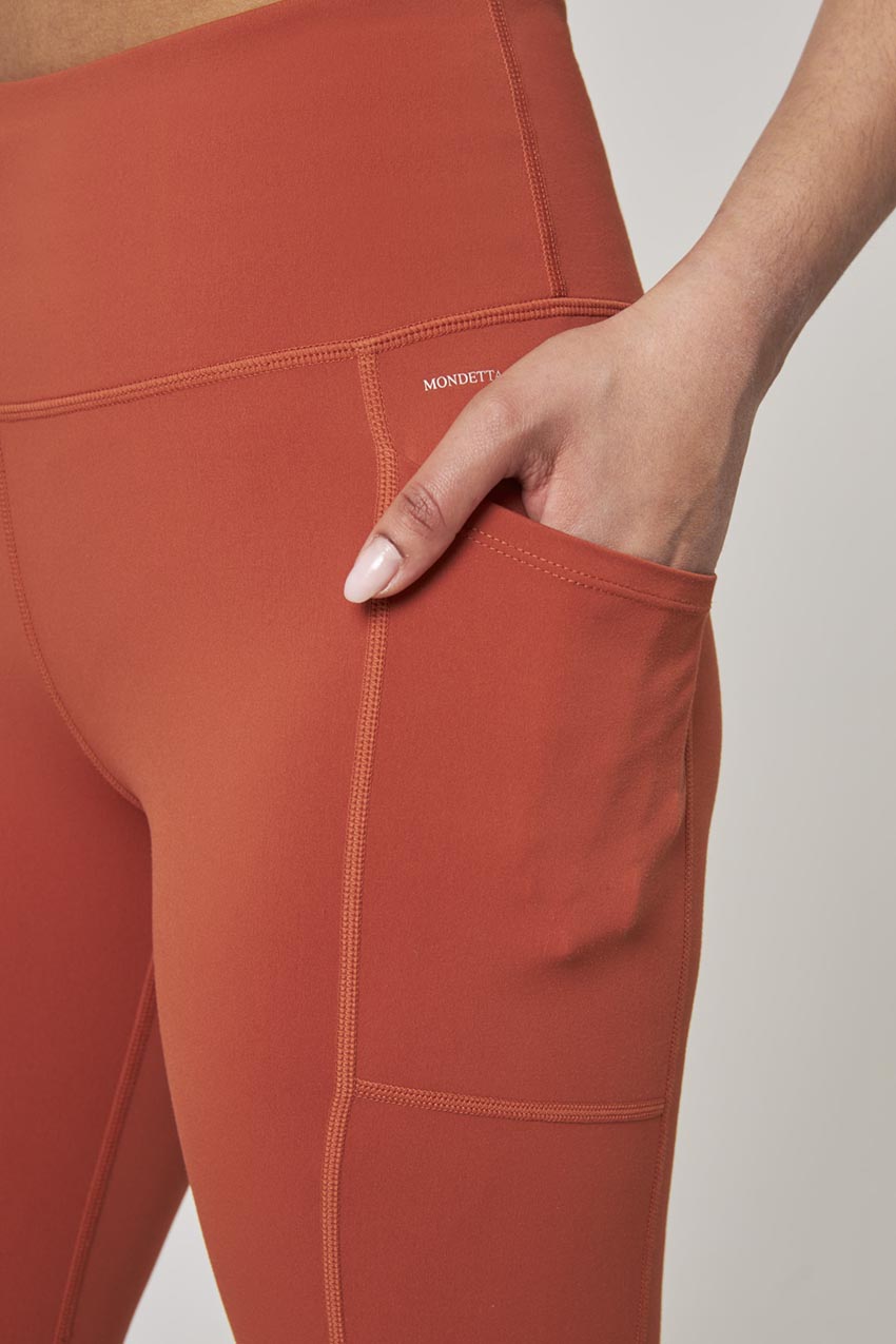Women’s High-Waisted Capri