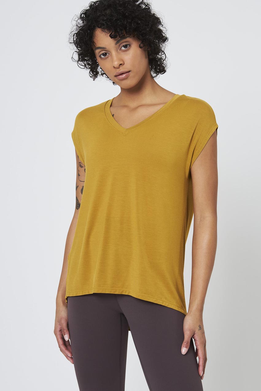 MPG Sport Breeze V Neck Relaxed Tee in Old Gold