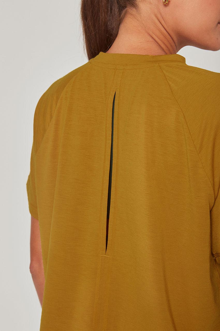 Dynamic Recycled Polyester Key-Hole Back Stink-Free Short Sleeve Shirt