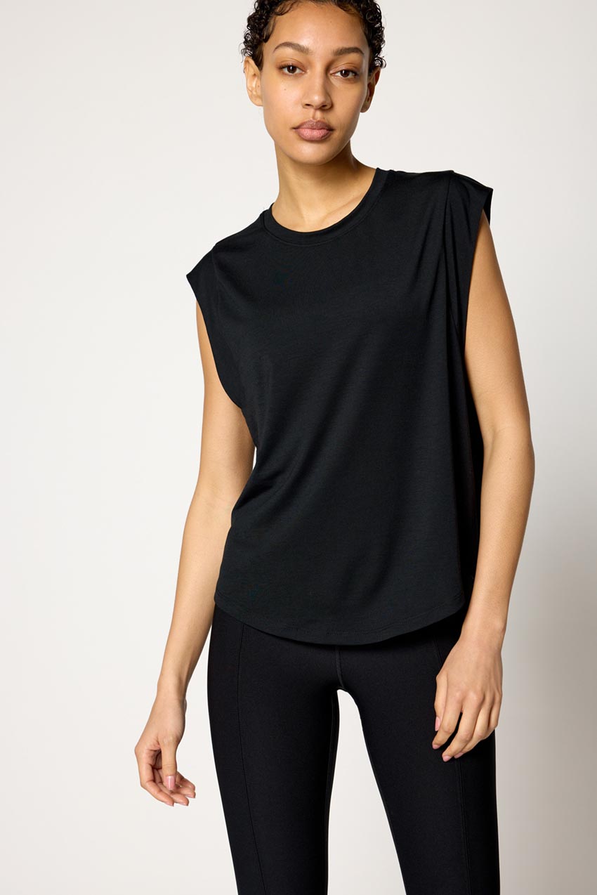 MPG Sport Dynamic Extended Cuff T-Shirt in Black