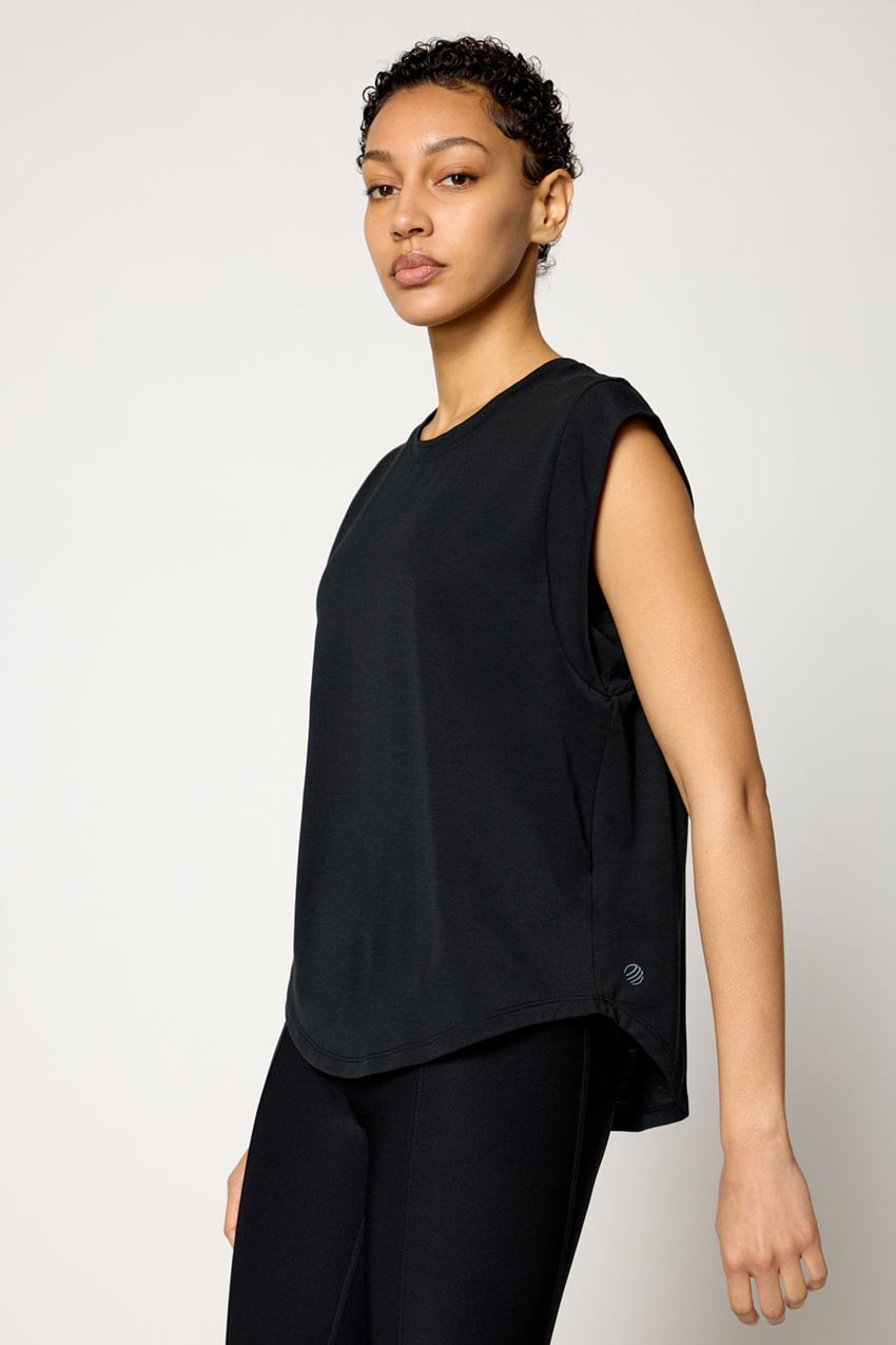 Dynamic Recycled Polyester Extended Shoulder T-Shirt