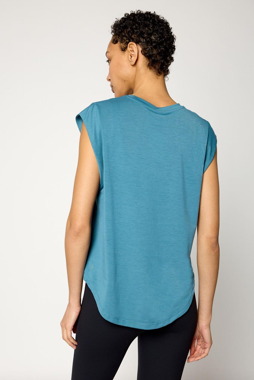 Dynamic Recycled Polyester Extended Shoulder T-Shirt