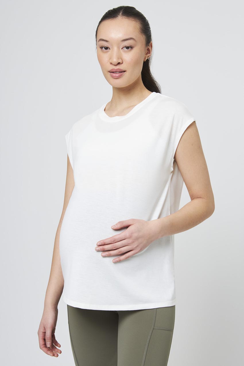 MPG Sport Dynamic Relaxed Short Sleeve Maternity T-shirt in Papyrus