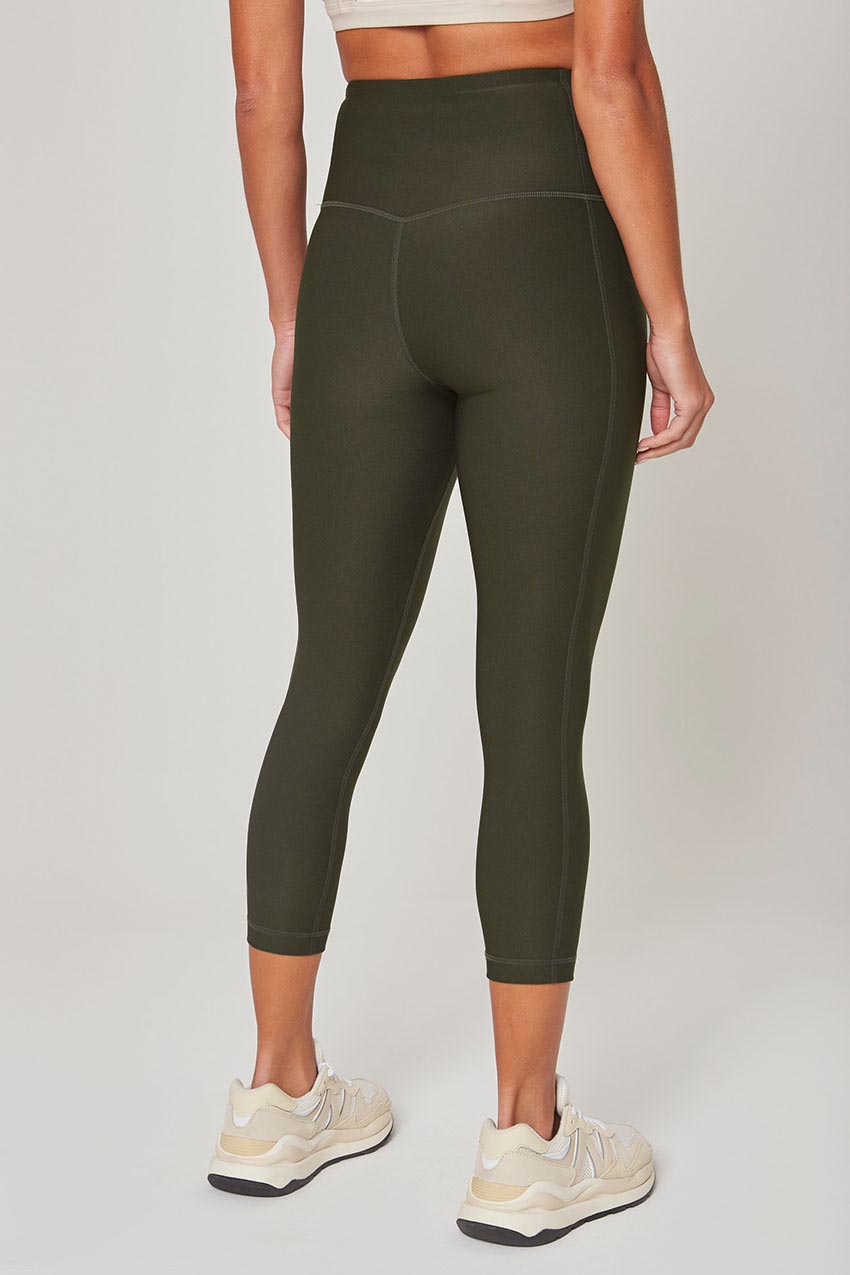 Explore High-Waisted 21" Capri - Sale