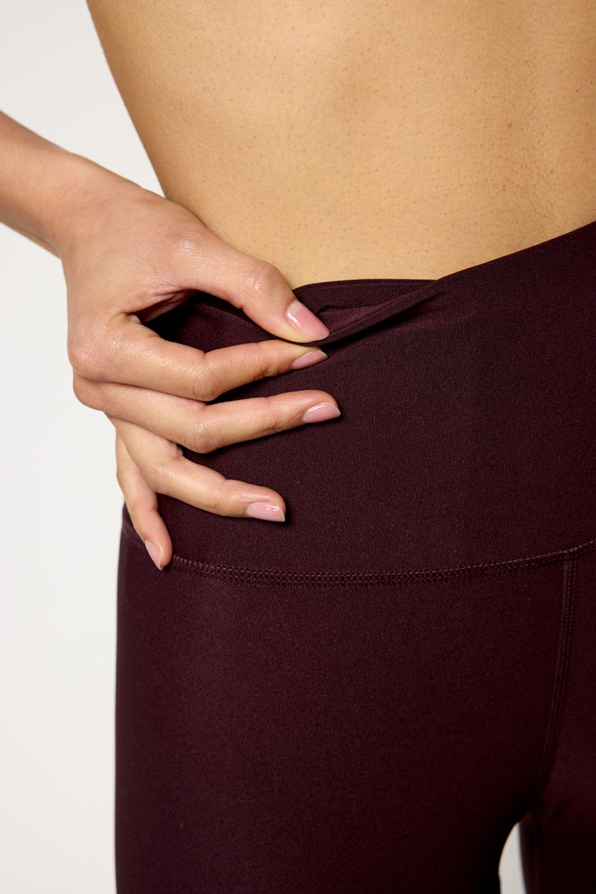 Explore High-Waisted Cut-to-Length Hem Legging 27"