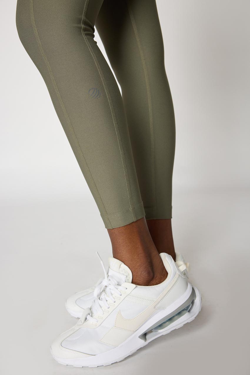 Explore Recycled High-Waisted Side Pocket Legging 25"