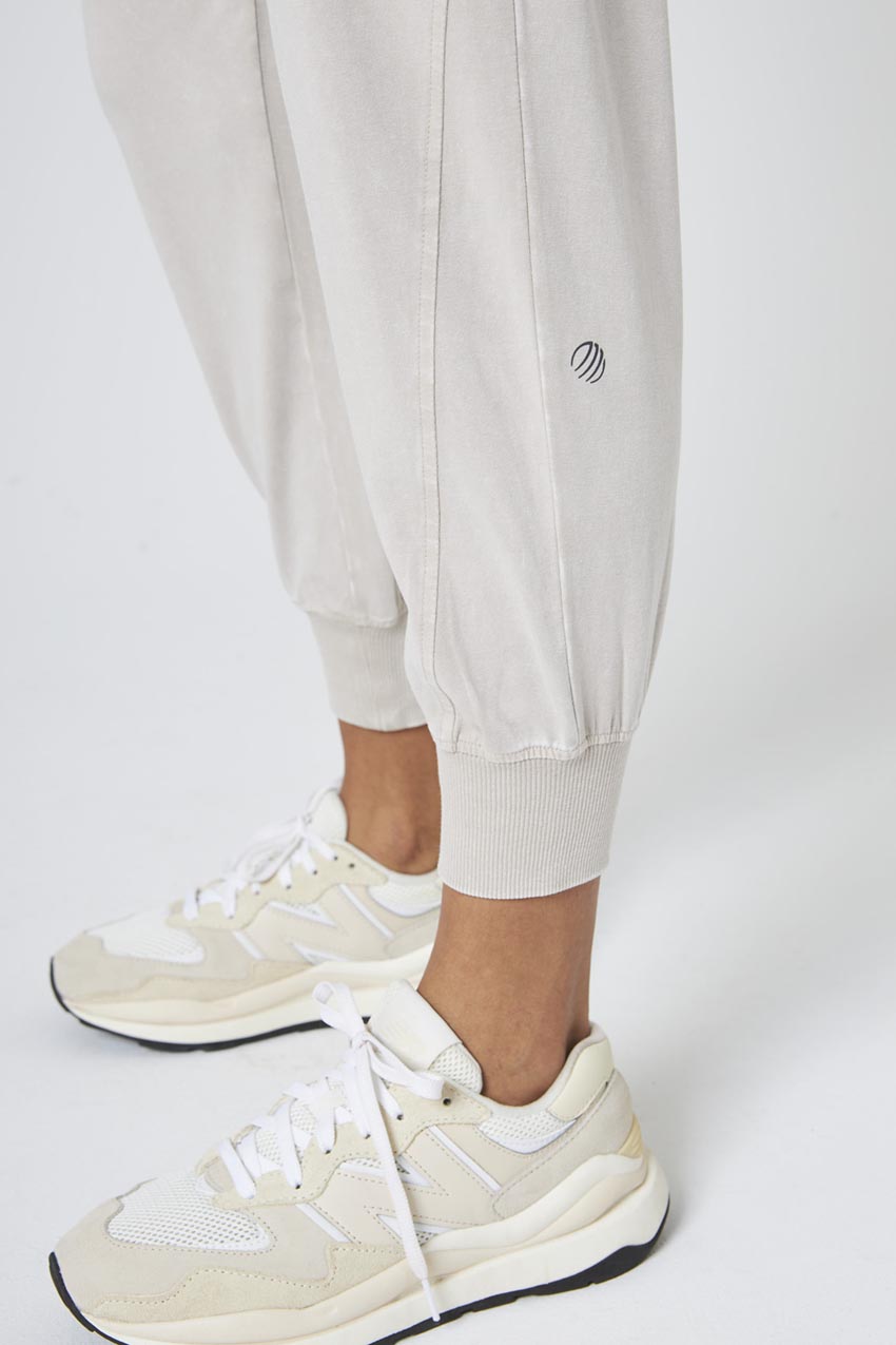 Rhythm Side Pocket Jogger 26" - Distressed Natural