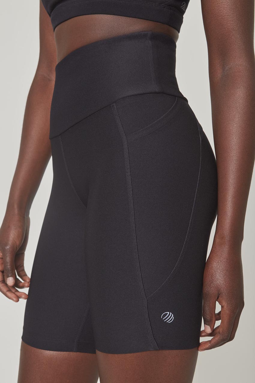 Explore Recycled High-Waisted 8" Bike Short - Sale