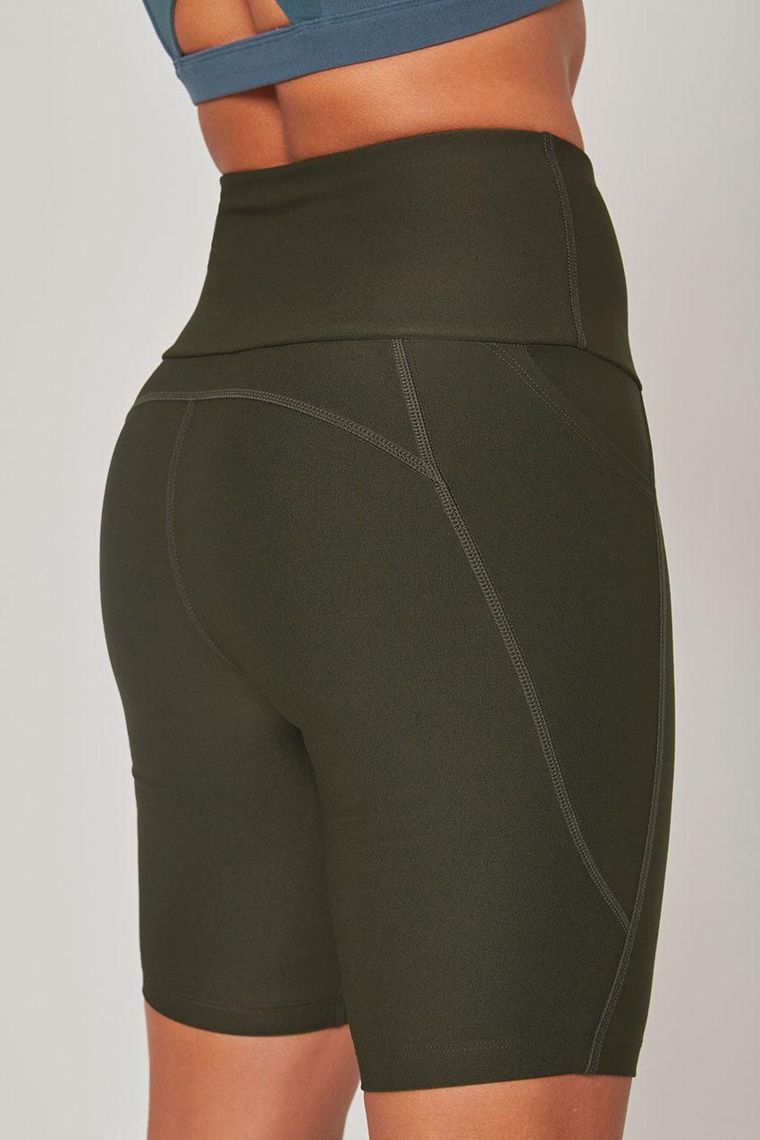 Explore Recycled High-Waisted 8" Bike Short - Sale