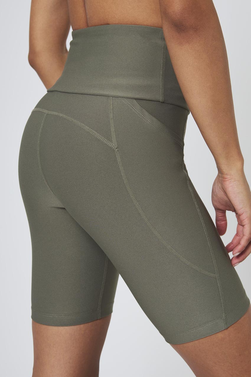Explore Recycled High-Waisted Bike Short 8"
