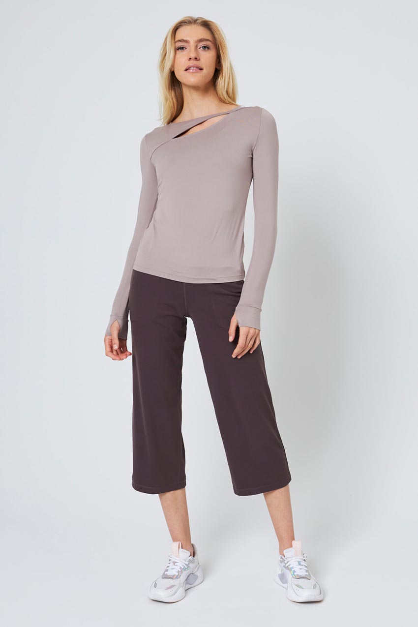 Vital Recycled Nylon High-Waisted 24" Cropped Pant Peached