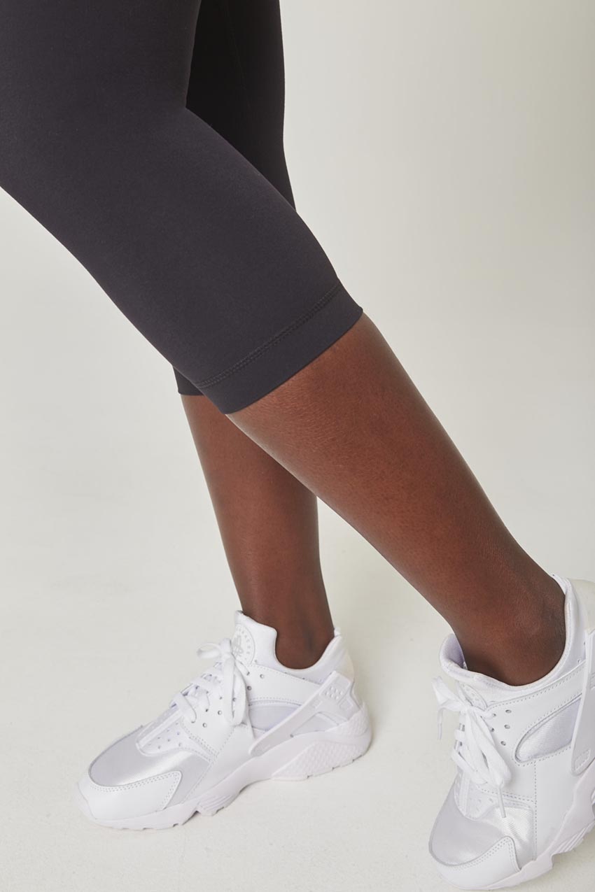 Velocity High-Waisted 21" Basic Crop