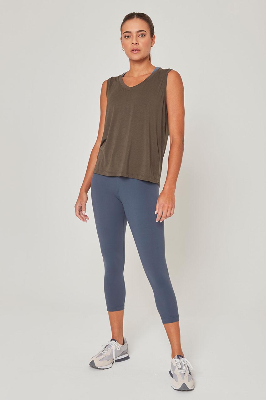 Velocity High-Waisted 21" Basic Crop