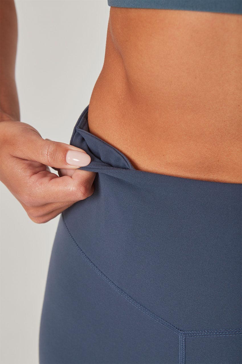 Velocity High-Waisted 21" Basic Crop